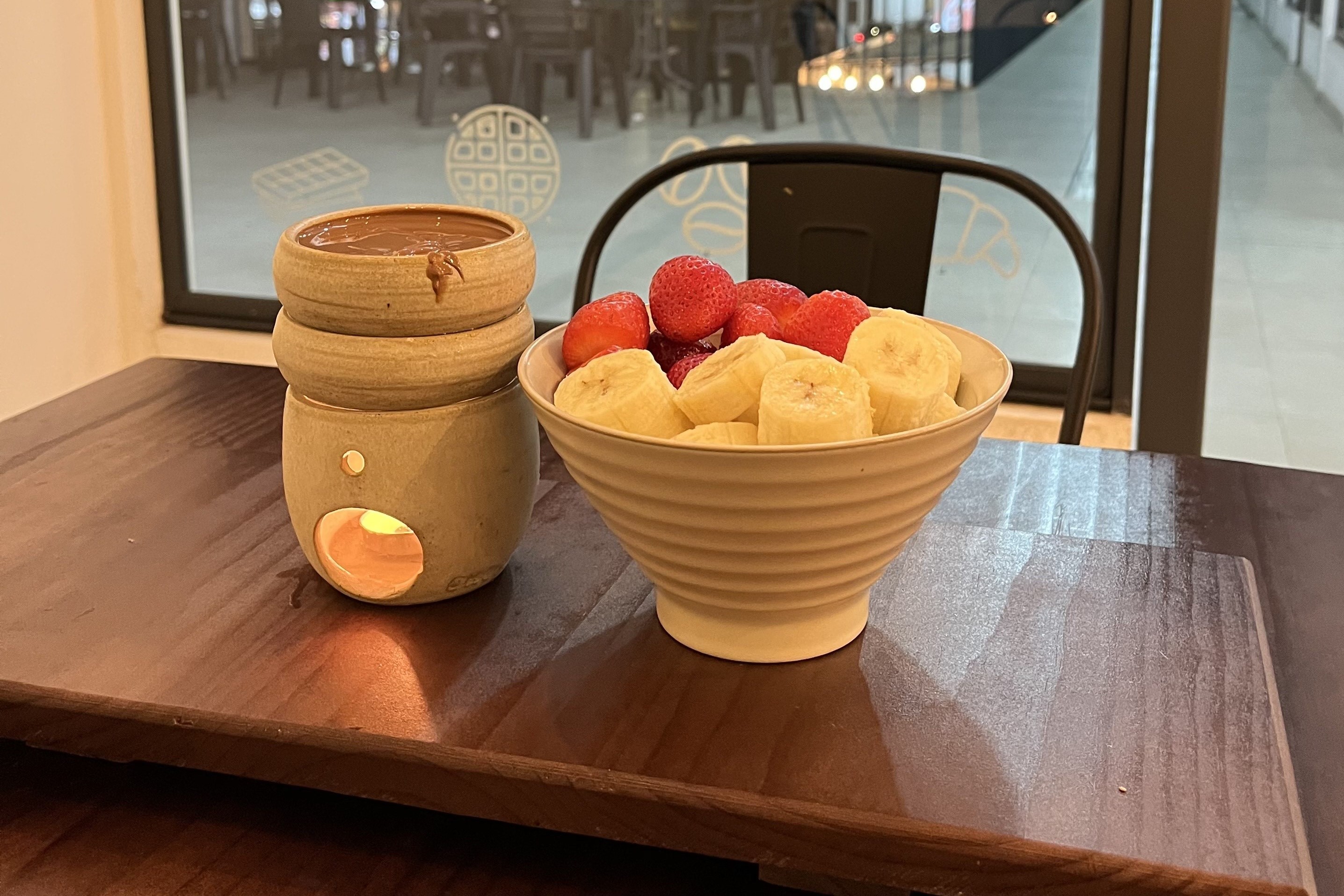 Fondue 1P con frutillas y waffle